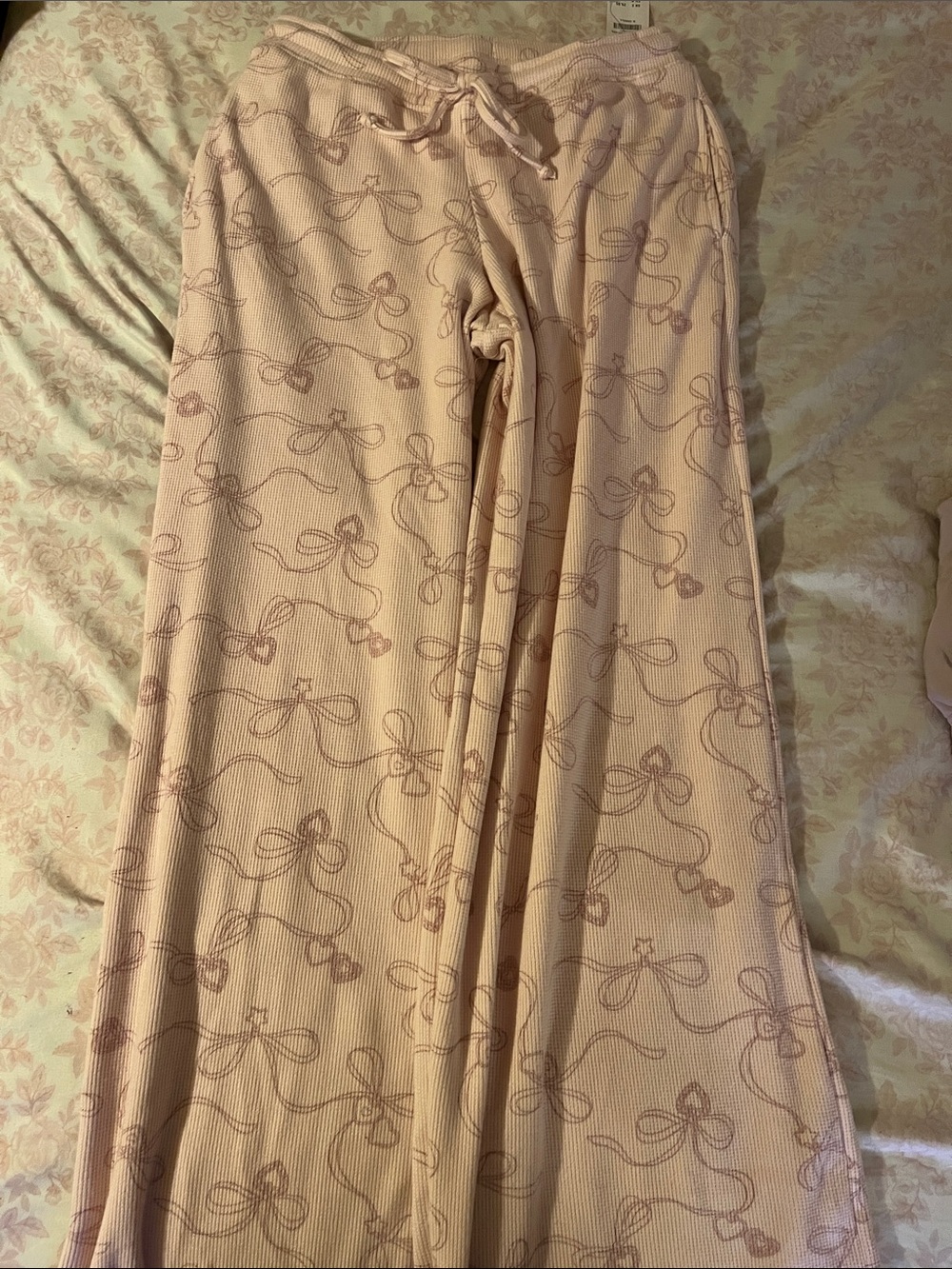 Gilly Hicks Cream Sweatpants with Brown Bow Print